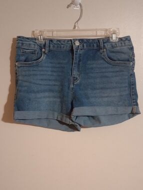 Women's Mid-Rise Cuffed Denim Refuge Shorts in Light Blue